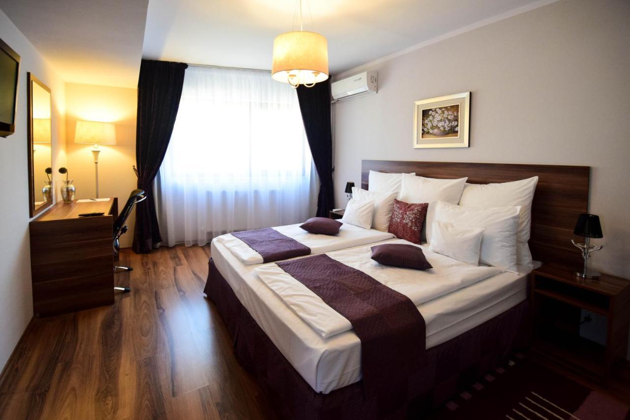 קלוז'-נאפוקה Cabrio Apart Hotel מראה חיצוני תמונה