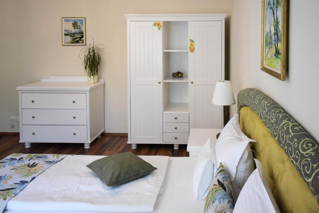 קלוז'-נאפוקה Cabrio Apart Hotel מראה חיצוני תמונה