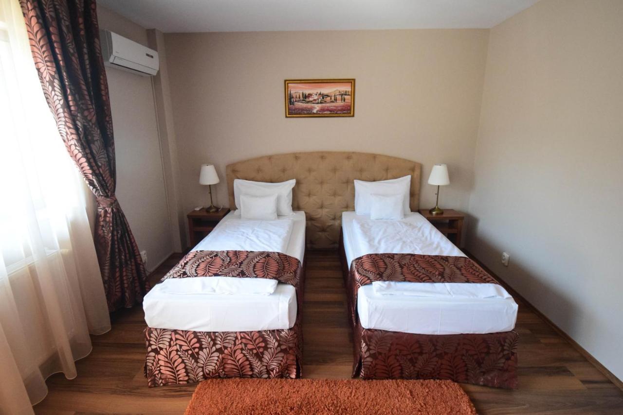 קלוז'-נאפוקה Cabrio Apart Hotel מראה חיצוני תמונה