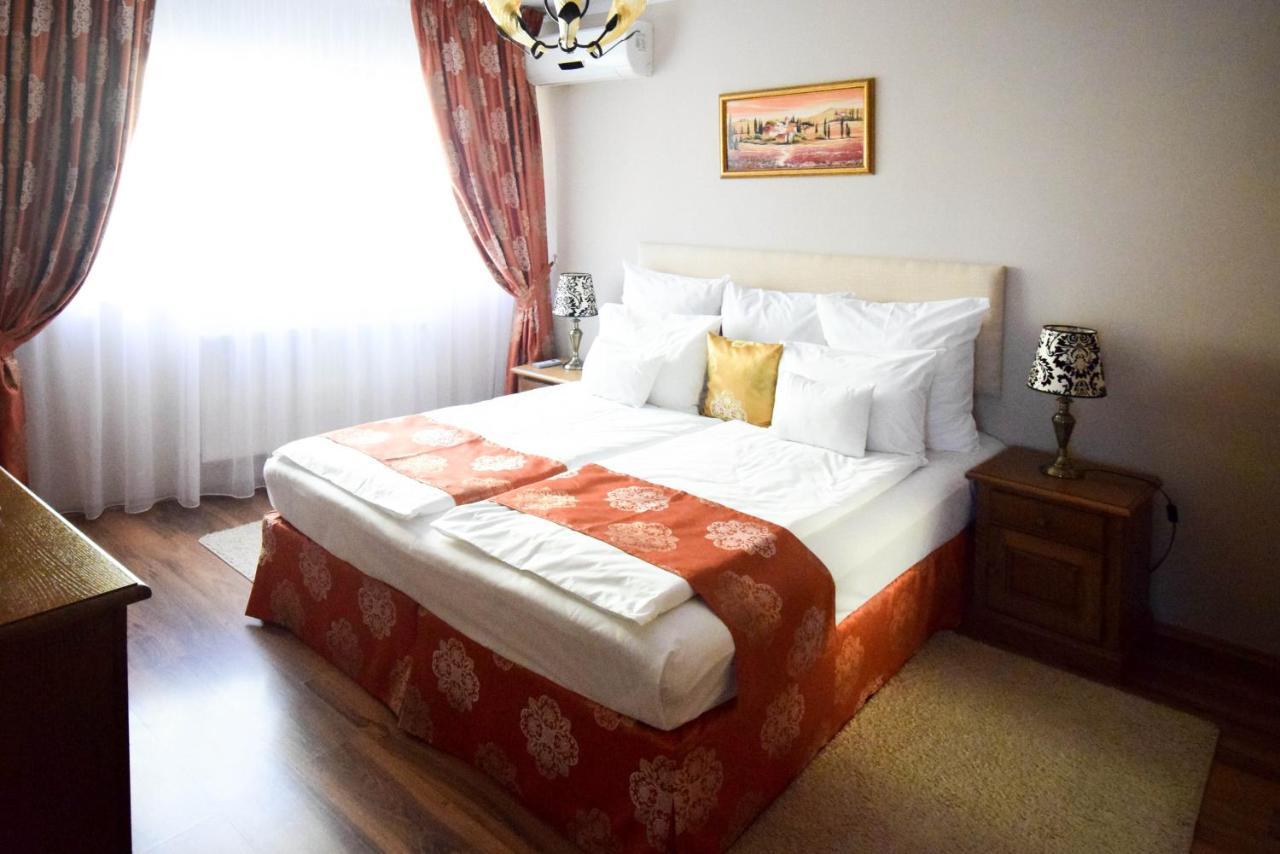 קלוז'-נאפוקה Cabrio Apart Hotel מראה חיצוני תמונה