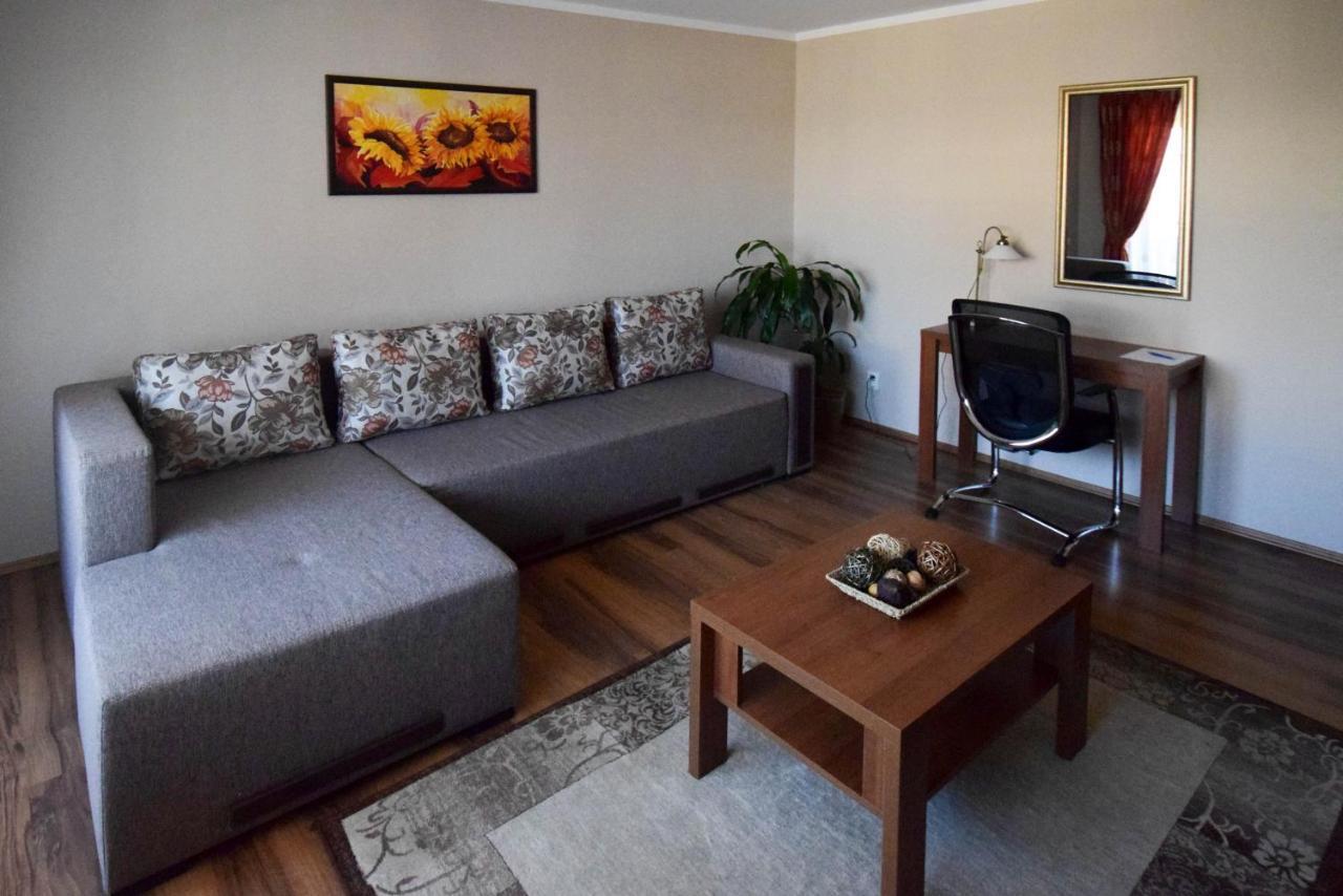 קלוז'-נאפוקה Cabrio Apart Hotel מראה חיצוני תמונה