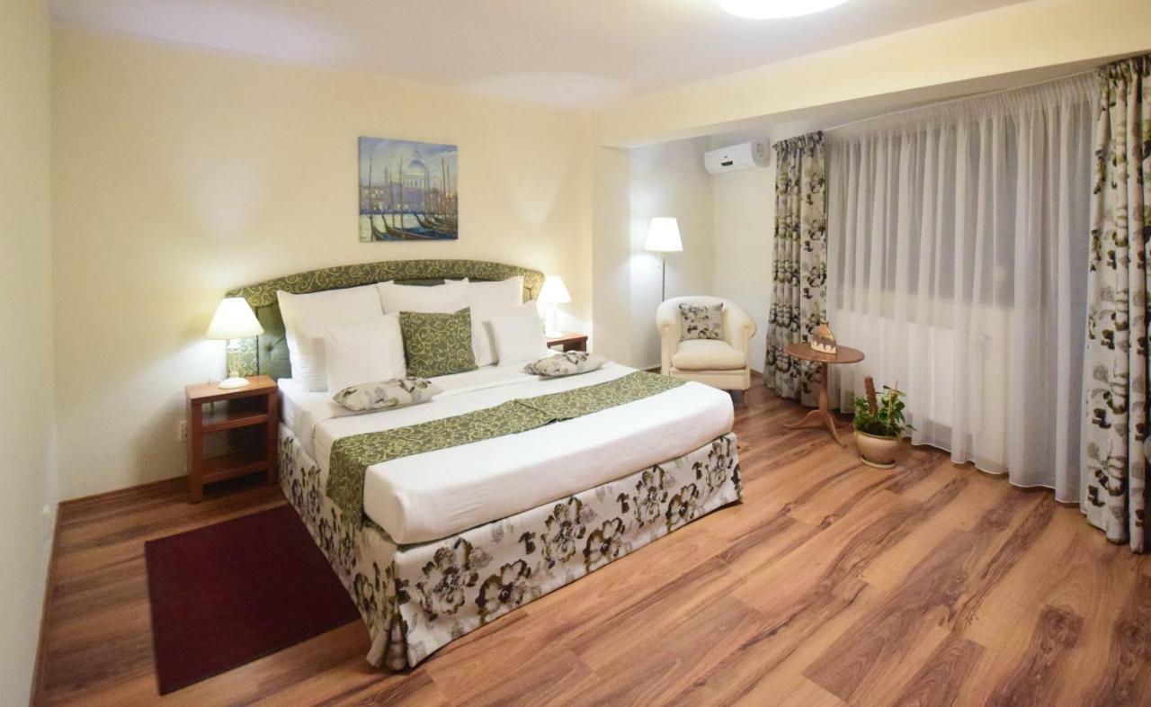 קלוז'-נאפוקה Cabrio Apart Hotel מראה חיצוני תמונה