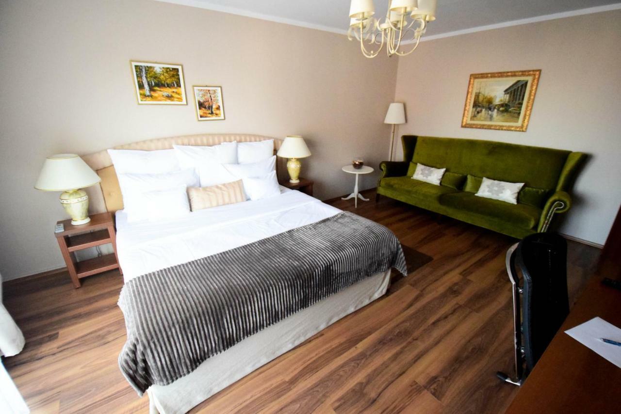 קלוז'-נאפוקה Cabrio Apart Hotel מראה חיצוני תמונה