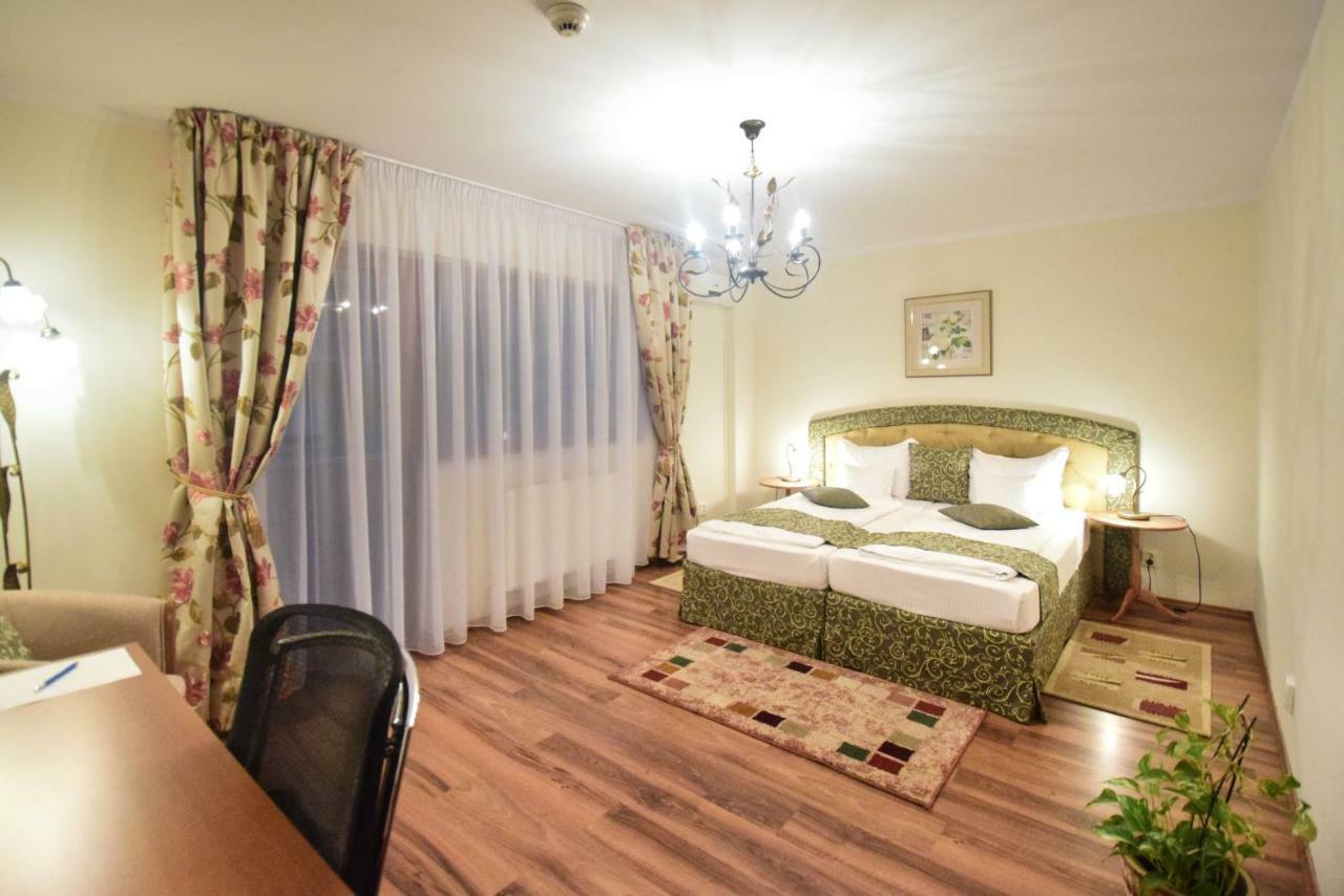 קלוז'-נאפוקה Cabrio Apart Hotel מראה חיצוני תמונה
