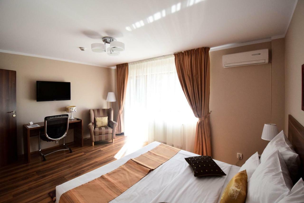 קלוז'-נאפוקה Cabrio Apart Hotel מראה חיצוני תמונה