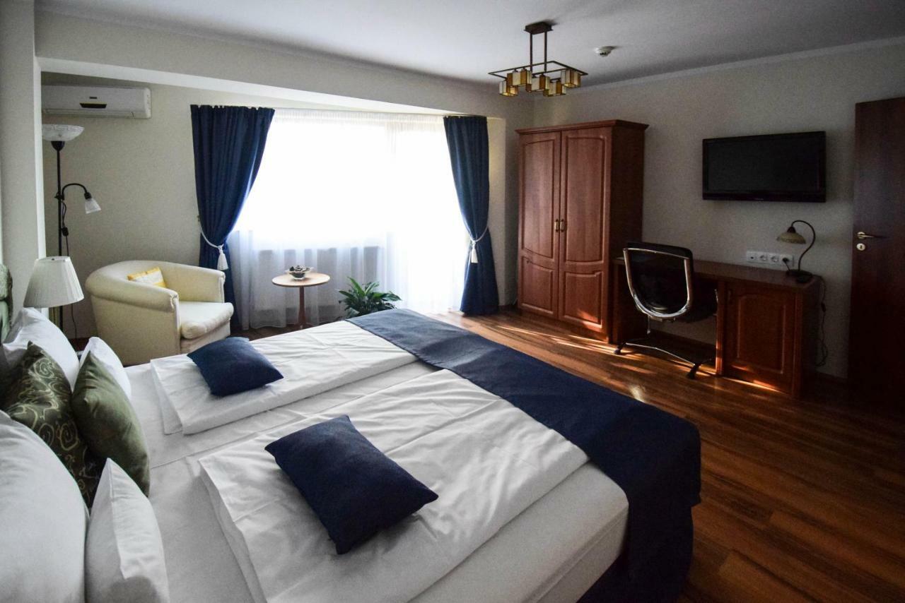 קלוז'-נאפוקה Cabrio Apart Hotel מראה חיצוני תמונה